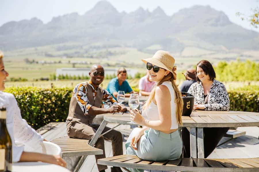 CUSTOMISED PRIVATE WINE TOUR WITH LUNCH - CAPE TOWN - Key points at a glance