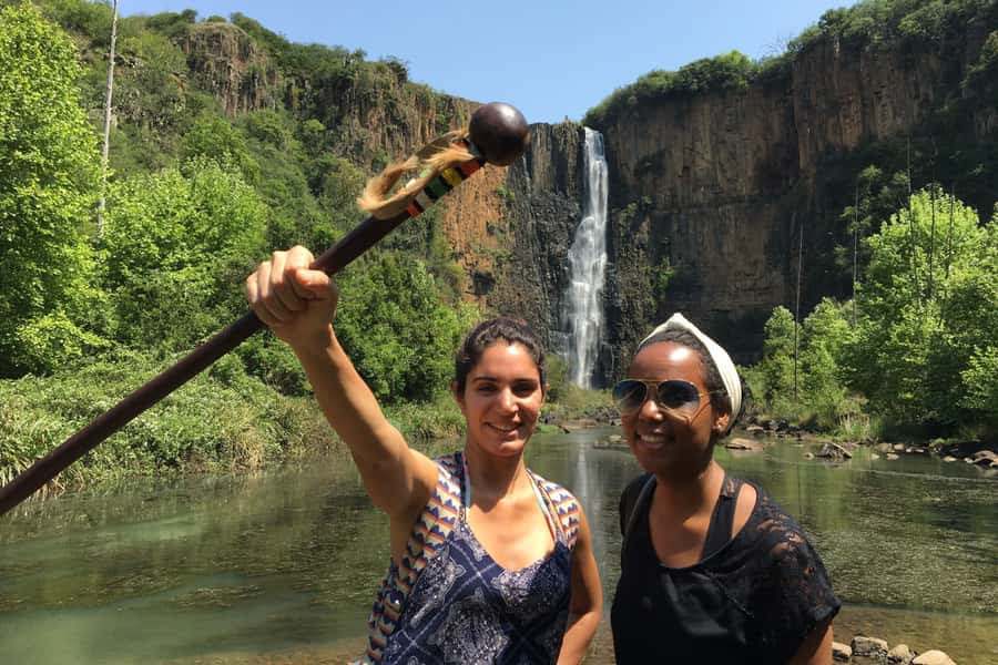 Drakensberg Kamberg Cave Art & Mandela Capture Site Day Tour - Howick Falls brings a dramatic pause