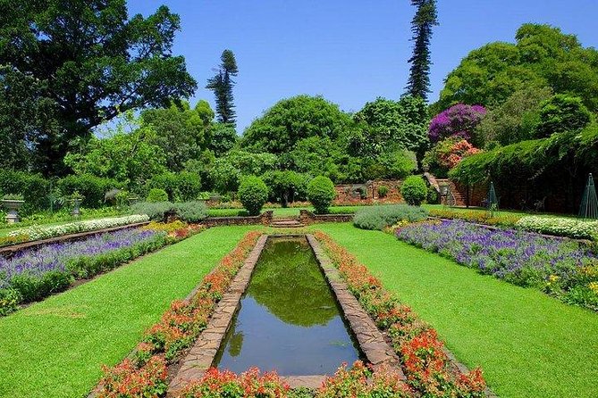 Durban: City Sightseeing and Walking Tour - Victoria Street and the everyday side of Durban