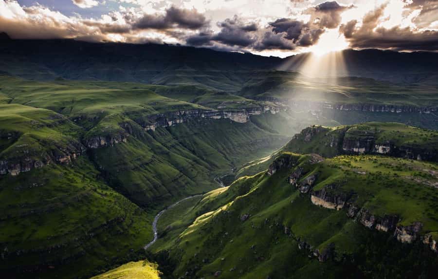 Durban: Drakensberg, Mandela Capture Site and Howick Falls - Who will enjoy this day most?