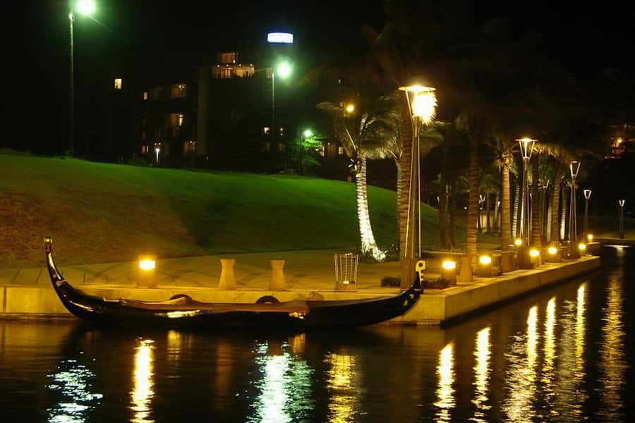Durban: Gondola Ride - A small canal ride with a big change of mood