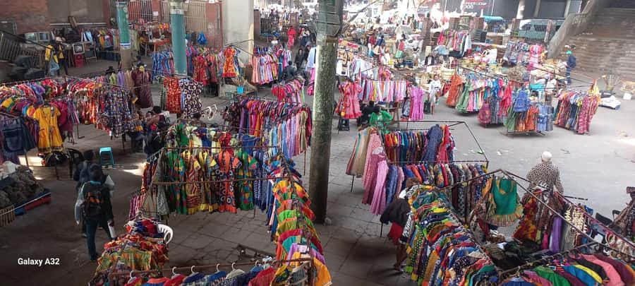 Durban: Local Markets and Culture Guided Walking Tour - Walking through the Markets of Warwick