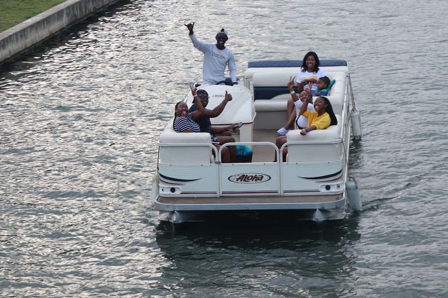 Durban Point Waterfront: Luxury Canal Boat Cruise - Guides make the short ride work