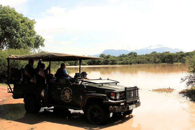 Exclusive Morning Game Drive Safari near Hoedspruit - The guide makes the difference