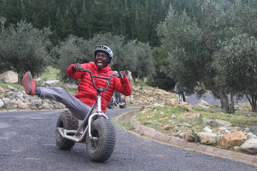 Franschhoek: Downhill Scooter Tour - Meeting at Chamonix Wine Farm
