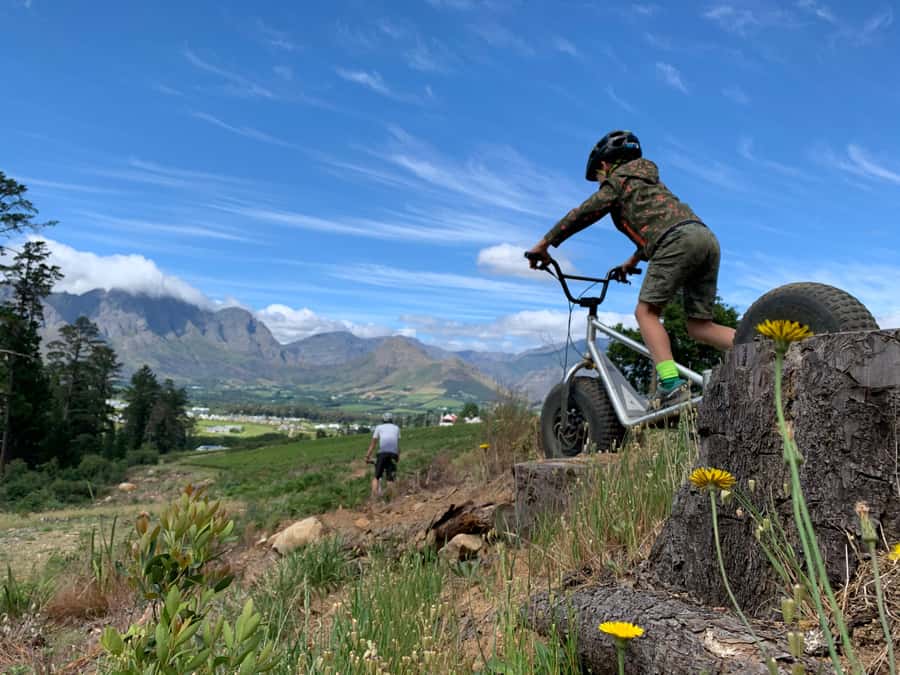 Franschhoek: Downhill Scooter Tour - The 10-minute transfer into the hills