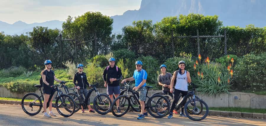 Franschhoek: E-bike Tour with Wine Tasting and Lunch - Fitness, clothing, and practical preparation