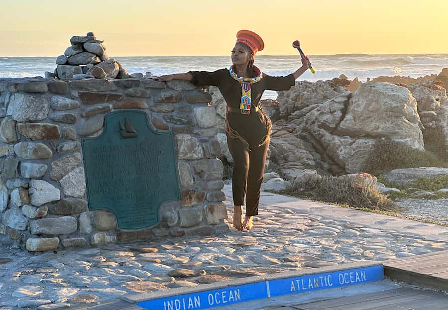 From Cape Town: Full-Day Cape Agulhas Private Tour - Stony Point and the African penguins