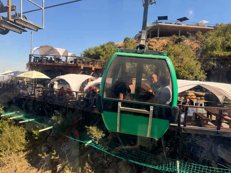 From Johannesburg: Horse-Riding Safari and Cable Car Tour - Why combine a horse safari with a mountain cable car?