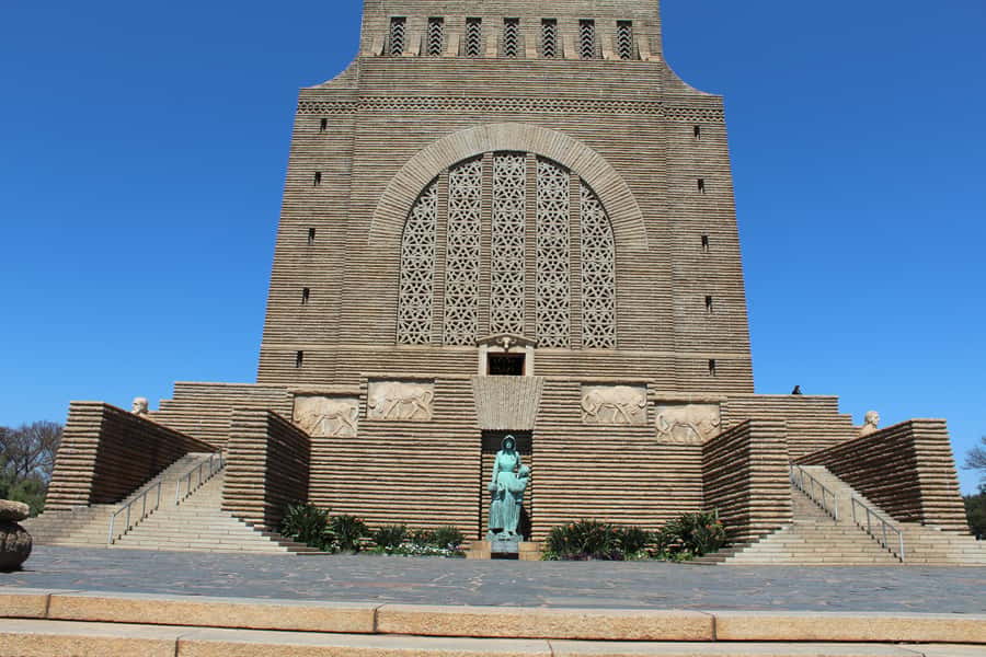 From Johannesburg: Pretoria, Soweto & Apartheid Museum Tour - Why this day works for first-time visitors