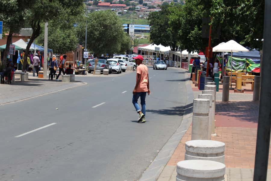 From Johannesburg: Pretoria, Soweto & Apartheid Museum Tour - Group size, comfort and timing