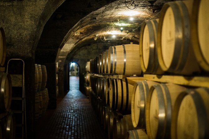 Full Day Small Group Wine Tour Cape Town and Stellenbosch - Mitre’s Edge brings wine into a private home