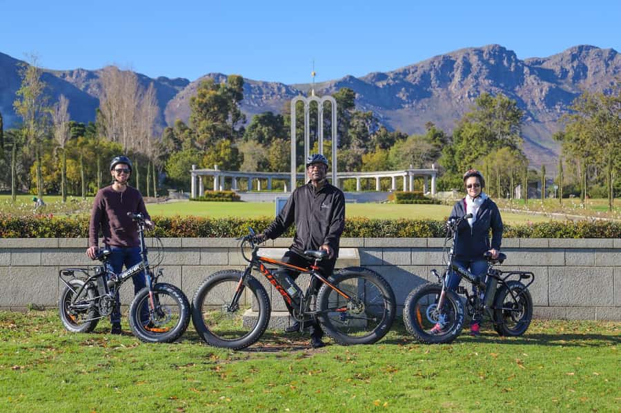 Full-Day Winelands E-Bike Tour with Wine Tasting & Lunch - A hilltop pause with Méthode Cap Classique