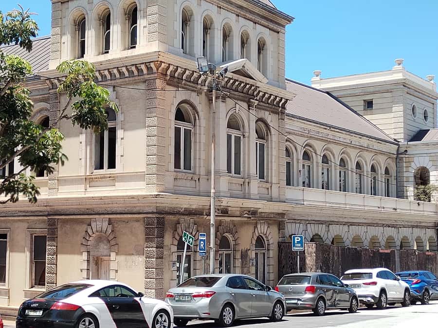 Gqeberha: City Highlights Car and Walking Tour - The road to Nelson Mandela University