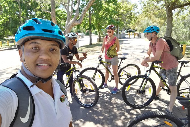 Guided Bike Tour of Stellenbosch - Botanical gardens, Eerste River, and Stellenbosch University