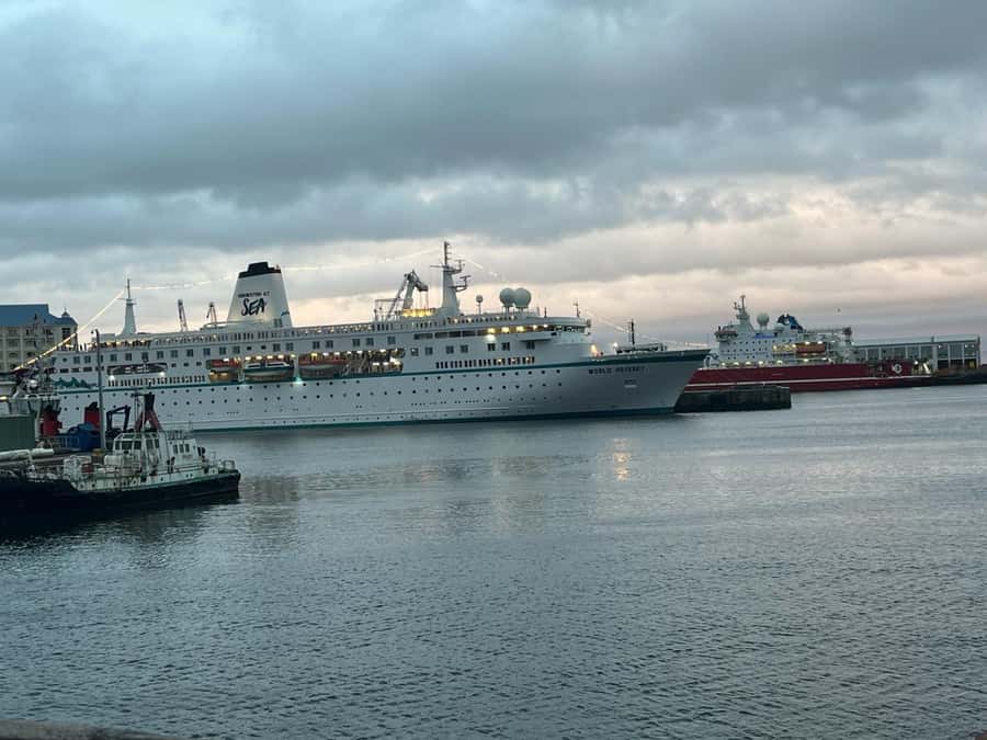 Half Day Robben Island including Tickets and Transfers Tour - The ferry crossing and Table Mountain views
