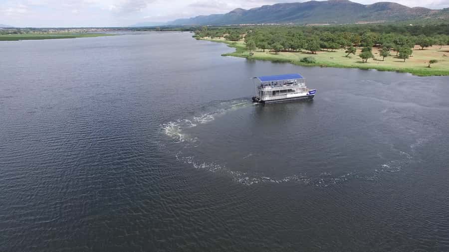 Hartbeespoort: 2-Hour Dam Cruise with South African Food - The two-hour route: scenery rather than scheduled stops