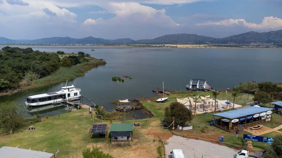 Hartbeespoort Dam: 1 Hour Cruise & Sunday Buffet Lunch - Who will enjoy this most