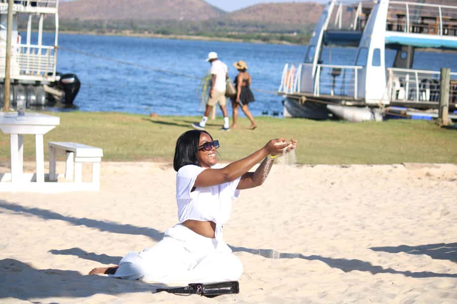 Hartbeespoort Dam: 1 Hour Standard Scenic Boat Cruise - Crossing the dam toward Caribbean Estate