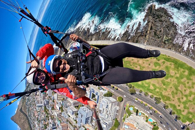 Hi5 Tandem Paragliding Cape Town - Lion’s Head: beaches, cliffs, and a short uphill walk