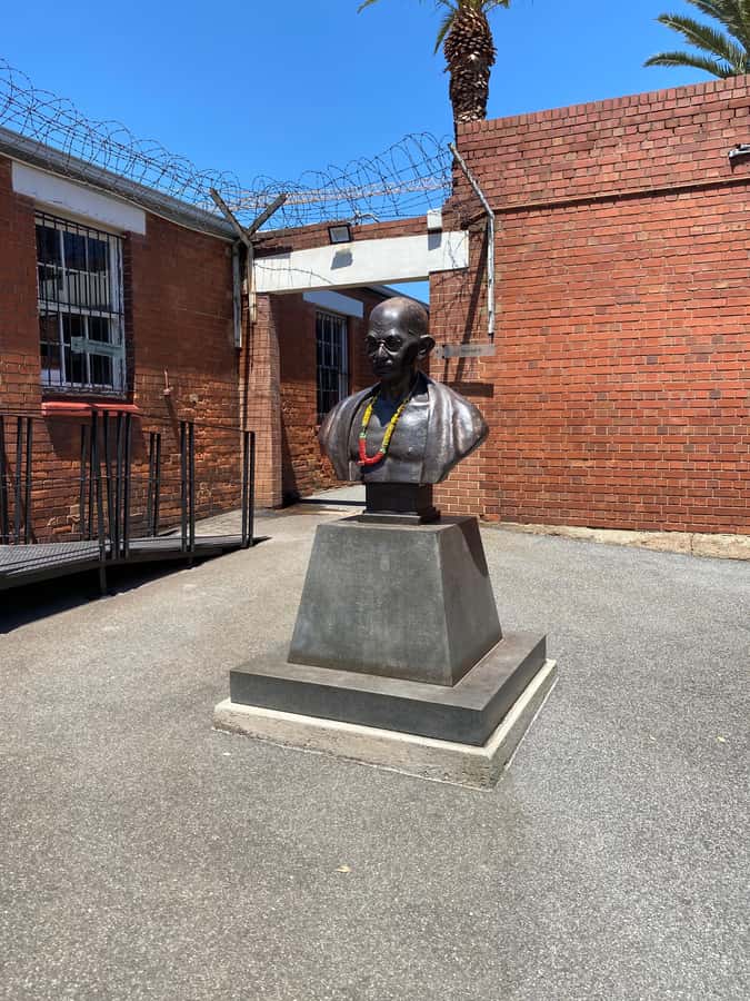 Johannesburg: Full-Day Tour with Soweto and Apartheid Museum - Constitution Hill and the Old Fort