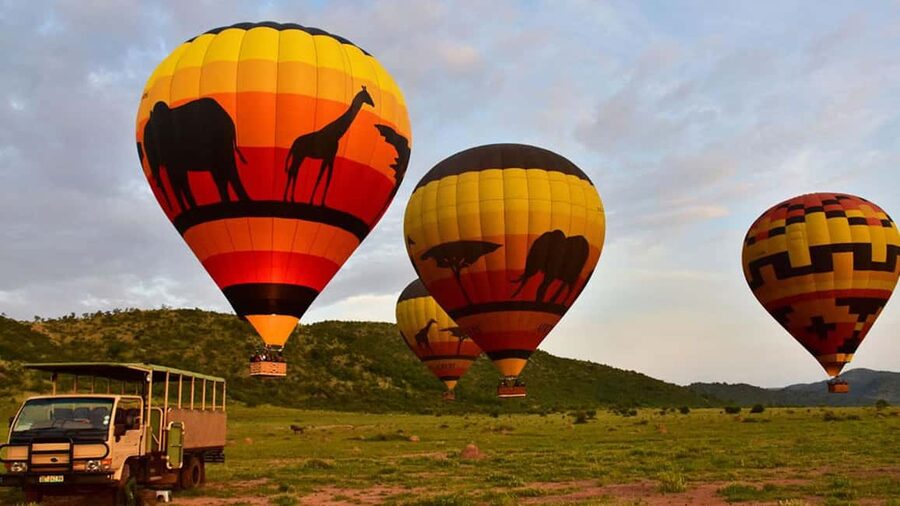 Johannesburg: Hot Air Balloon Flight - Watching the balloon prepare for flight