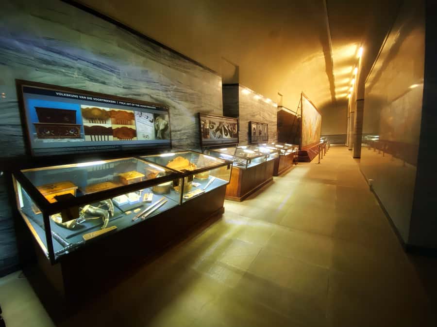 Johannesburg: Pretoria and Cullinan Diamond Mine Tour - Lunch, timing, and the practical trade-offs