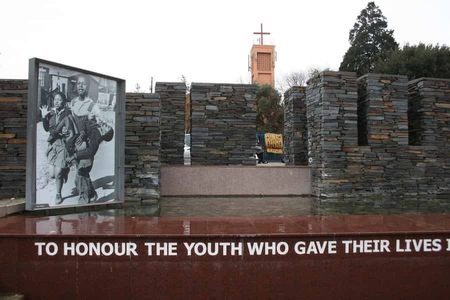 Johannesburg: Soweto Tour with Lunch - From Johannesburg to Soccer City