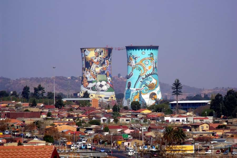Johannesburg: Soweto Tour with Lunch - Regina Mundi Church and Freedom Square