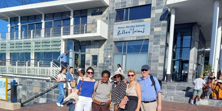 Kirstenbosch Garden, Bo-Kaap-Penguins & Cape Peninsula Tour - Crosses, ostriches, and quick roadside stops