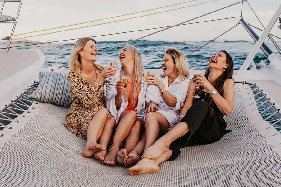 Knysna: Luxury Catamaran Marine Adventure Tour - Leaving from Thesen Island and Sirocco Jetty