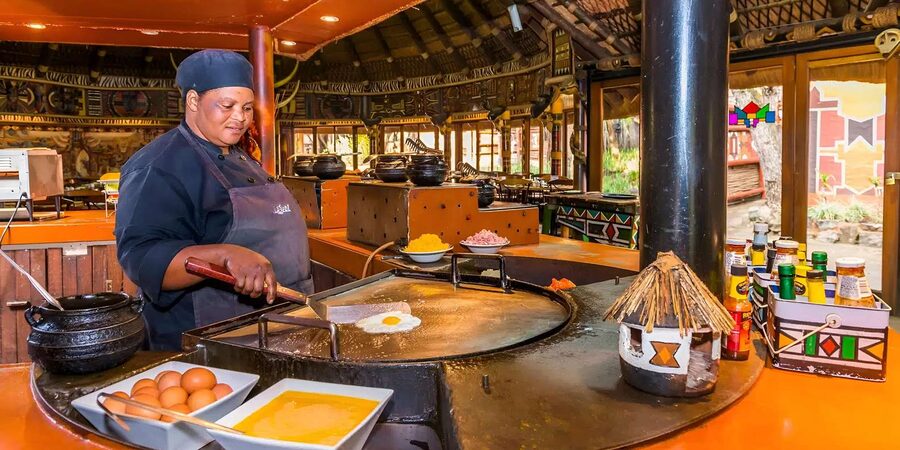 Lesedi Cultural Village with lunch or dinner cultural food - Demonstrations of crafts and daily work