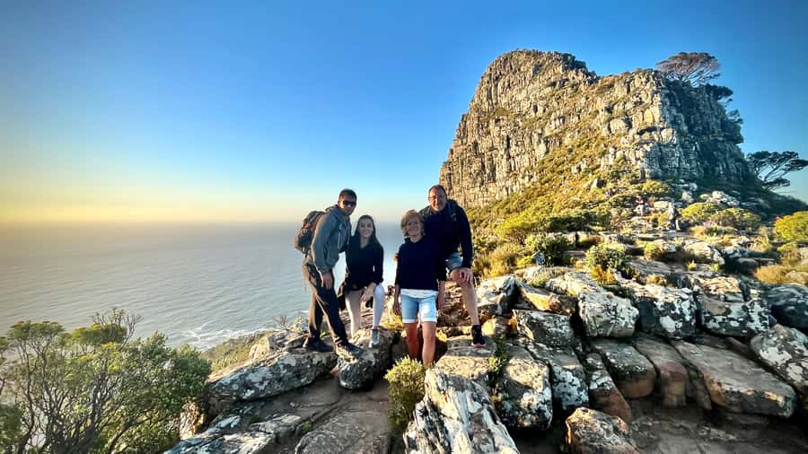 Lion's Head Sunrise or Sunset Hike + Hotel Pick-Up - Climbing the circular trail in 105 minutes