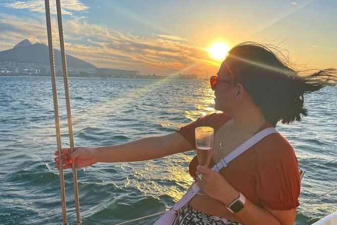 Luxury Sunset Cruise with Prosecco - What to wear when the sun goes down