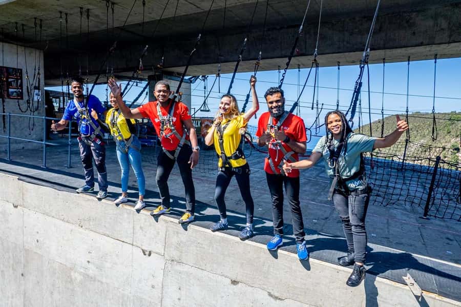 PLETTENBERG BAY: Bloukrans Bridge Skywalk Tour and HangOut - Walking the Suspended SkyWalk