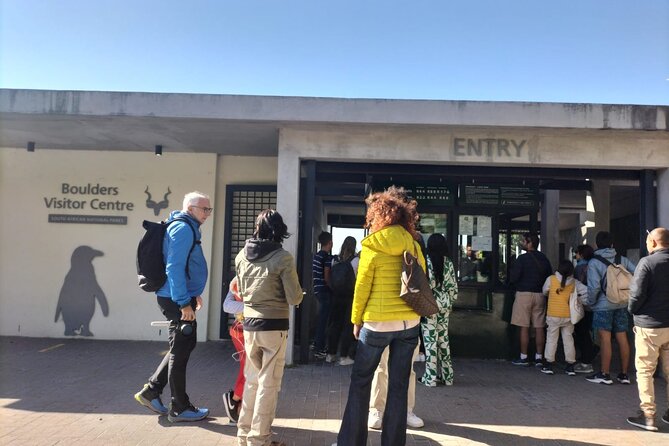 Private Tour:Cape Peninsula &Penguin Beach, Cape Point &more - Meeting the penguins at Boulders Beach