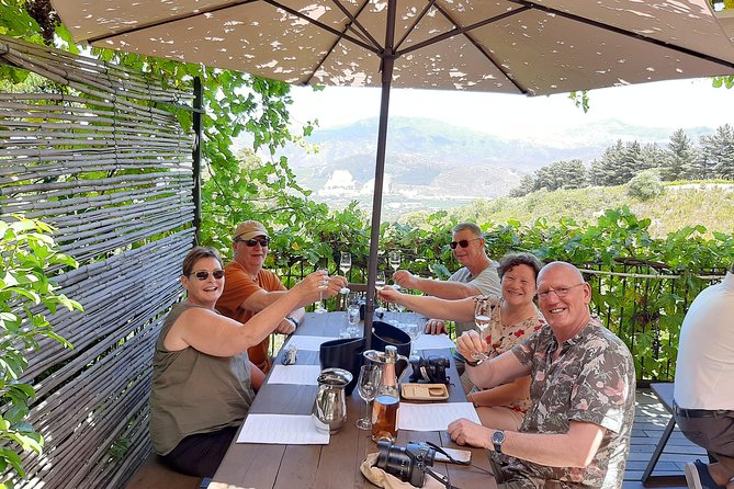 Private Wine Tour of Stellenbosch, Franschhoek and Paarl - Lunch, walking, and the gaps between tastings