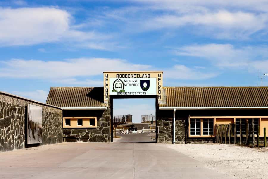 ROBBEN ISLAND MUSEUM TOUR, WITH OPTIONAL LAST MINUTE TICKETS - Mandela’s cell and the long walk to freedom