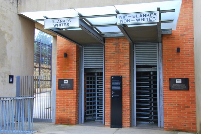 Soweto & Apartheid Museum Tour - Mandela House, a smaller and more personal stop