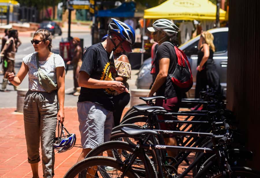 Soweto: Guided Bicycle Tour with Lunch - What the guides add to the experience