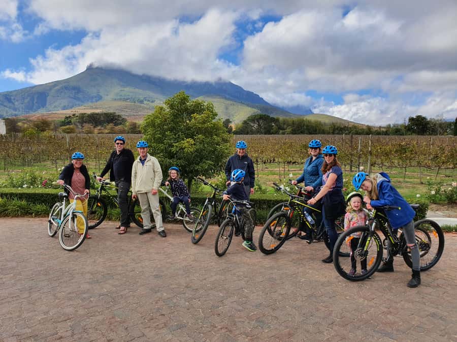 Stellenbosch: Historical Bike Tour & Wine Tasting - Key points at a glance