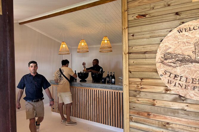 Stellenbosch Wine Tractor hop-on-hop off wine tasting tour - How the hop-on, hop-off plan works