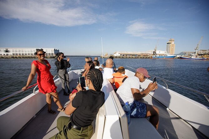 Sunset Boat Cruise Cape Town - The slow cruise through Cape Town’s harbor