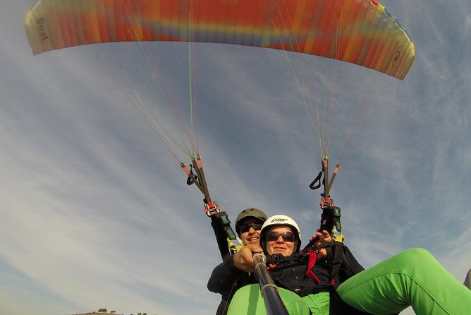 Tandem Paragliding Cape Town Experience TABLE MOUNTAIN PARAGLIDE - Signal Hill, Lion’s Head, and the wind
