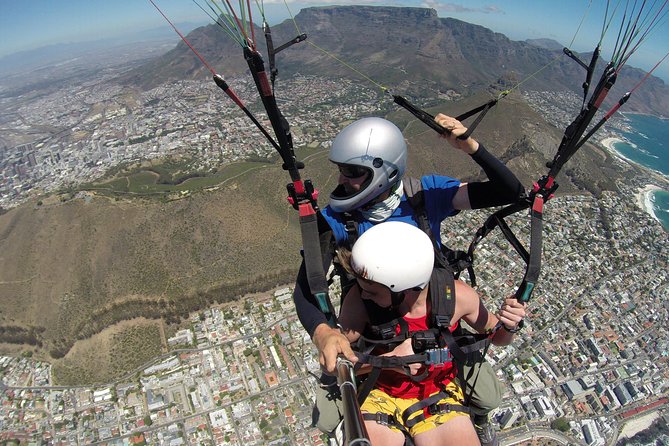 Tandem Paragliding Cape Town Experience TABLE MOUNTAIN PARAGLIDE - How safe and comfortable is the tandem flight?
